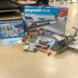 Playmobil 5619 City Life Private Jet Plane Set & 5262 Airline Cargo Set
